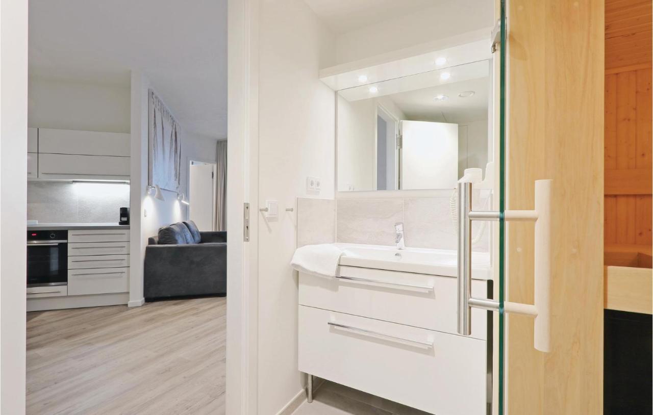 Nice Apartment In Luebeck Travemuende With Kitchen Exteriör bild